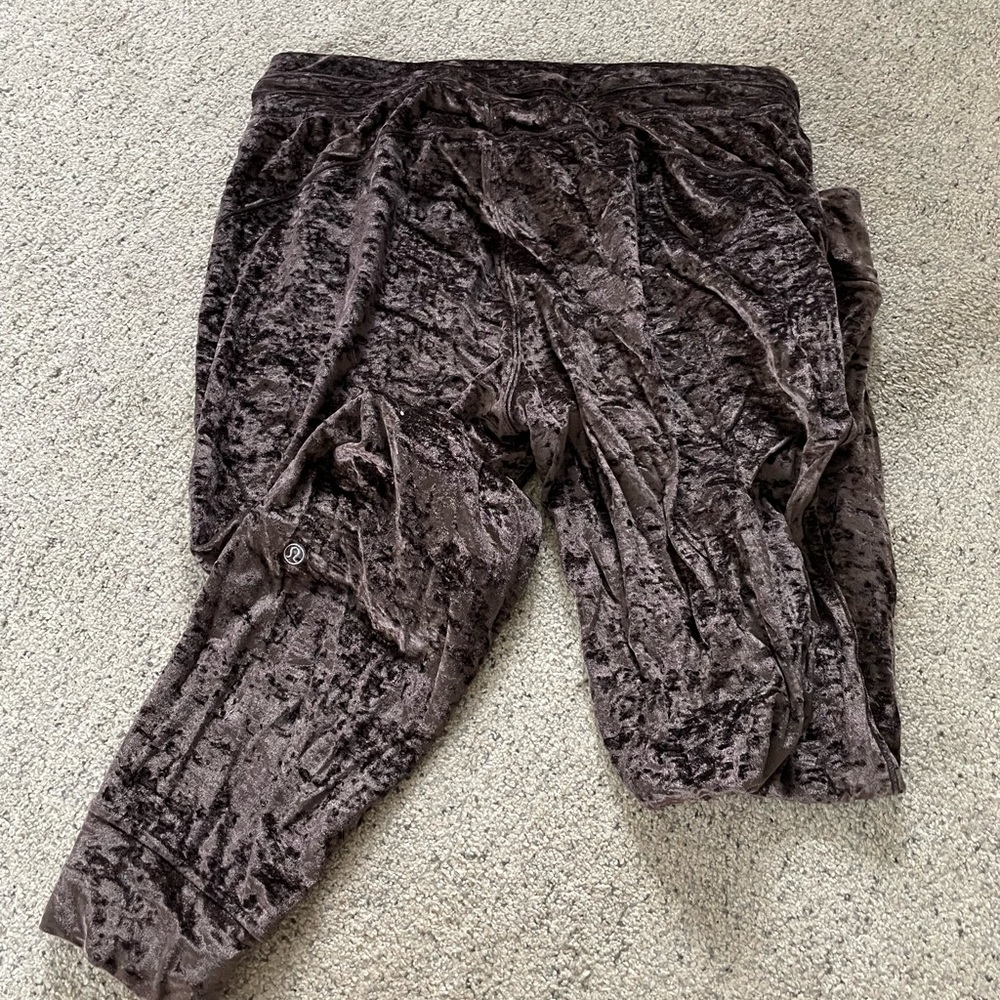 Lululemon velvet brown joggers